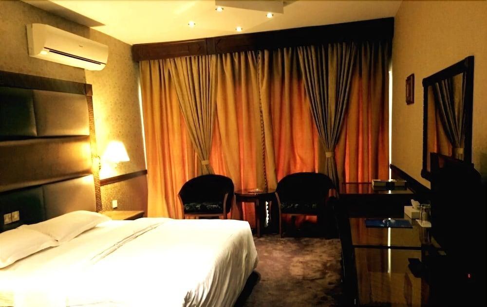 Abjad Crown Hotel (Ex. Dubai Palm Hotel) photo 2