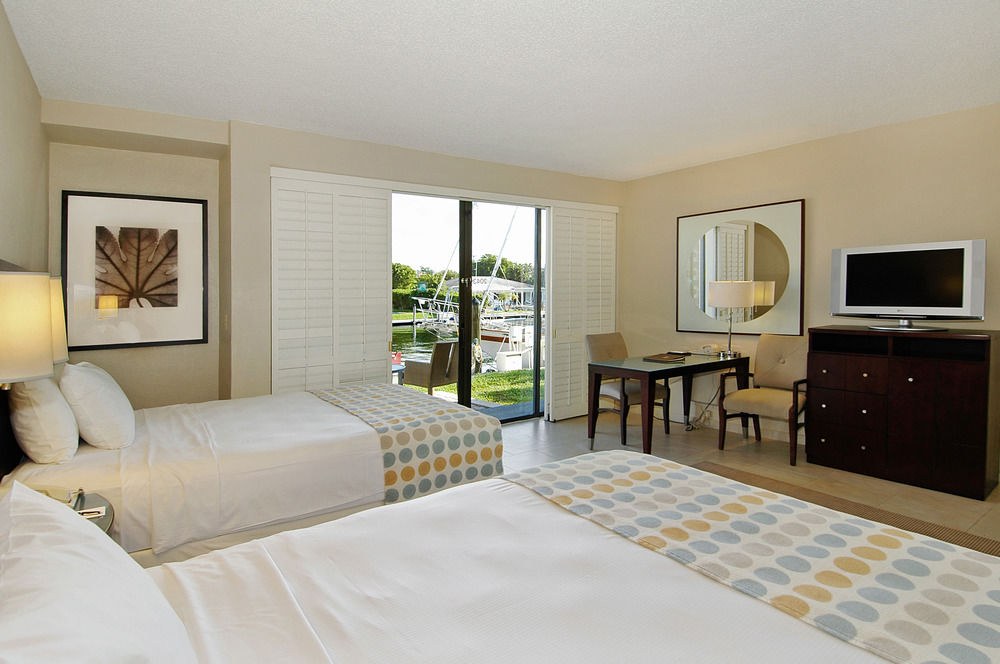 PIER SIXTY-SIX HOTEL & MARINA