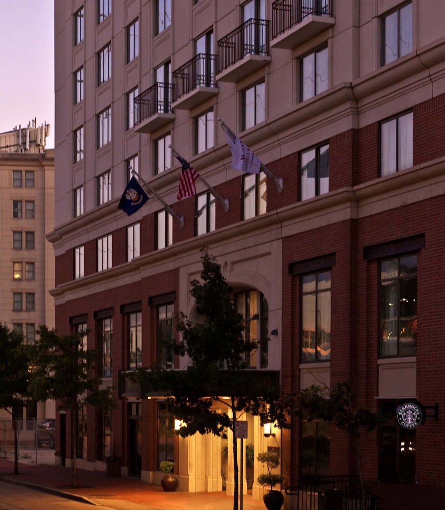 NEW ORLEANS DOWNTOWN MARRIOTT AT THE CONVENTION CENTER