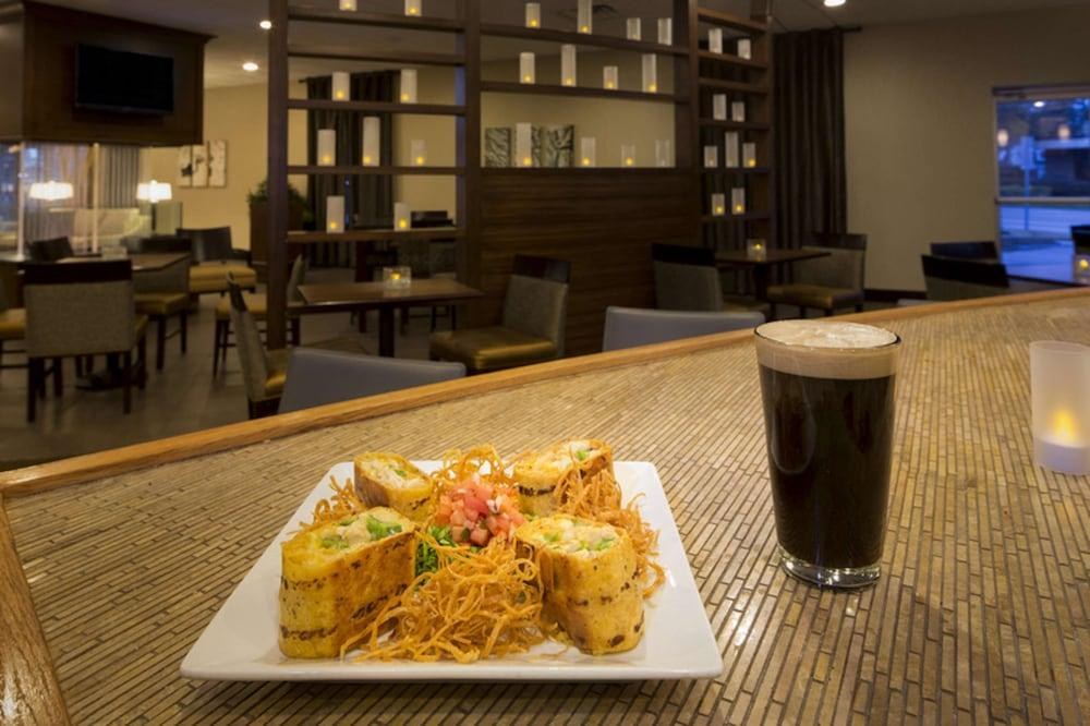 DOUBLETREE BY HILTON HOTEL RALEIGH - BROWNSTONE - UNIVERSITY photo 3