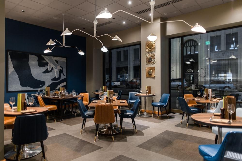 the Curtis Denver - a DoubleTree by Hilton Hotel photo 4
