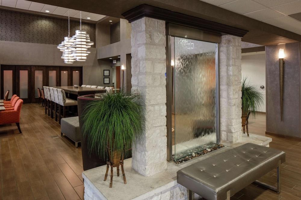 Hampton Inn & Suites Austin Cedar Park-Lakeline photo 2