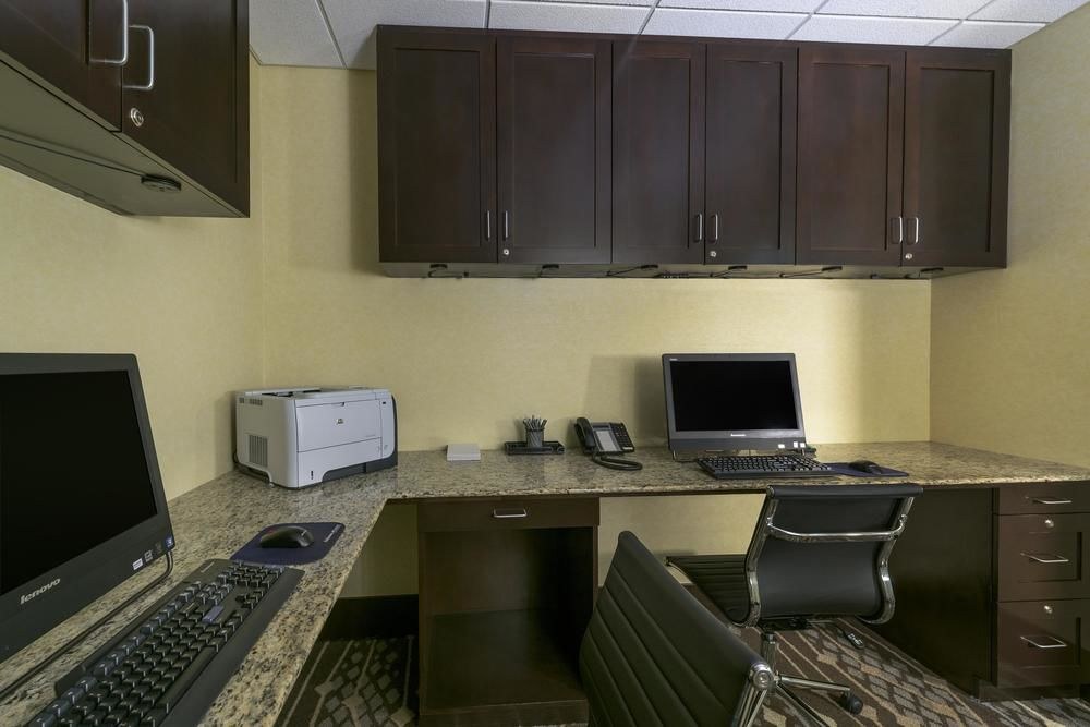 Hampton Inn & Suites Yonkers photo 1