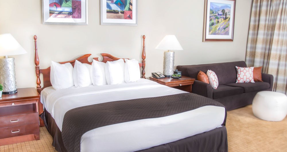 DoubleTree by Hilton Bloomington