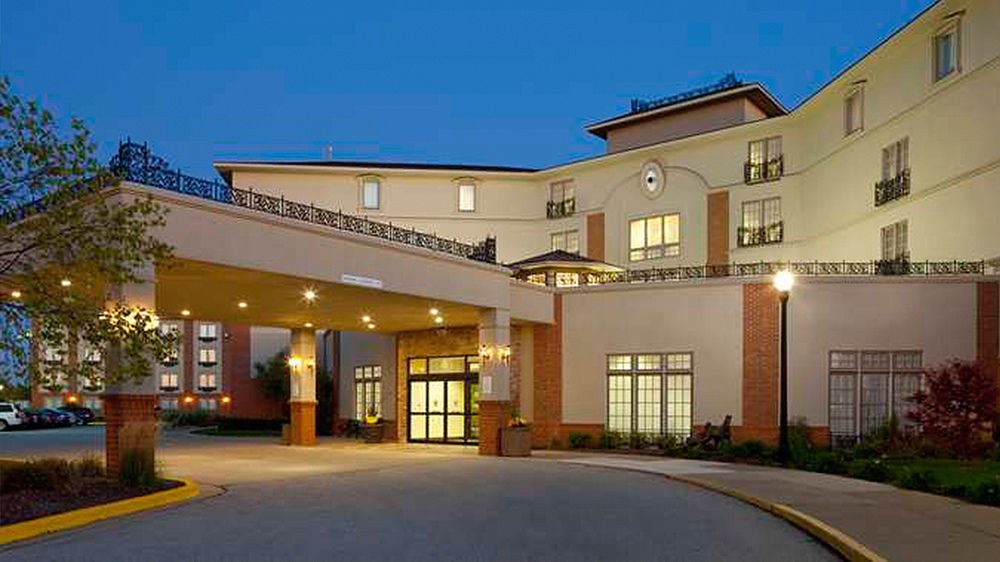 DoubleTree by Hilton Bloomington photo 1
