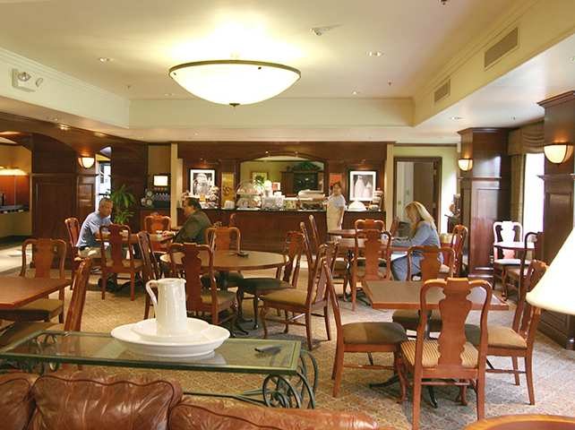 Hampton Inn Hartford/Airport photo 3
