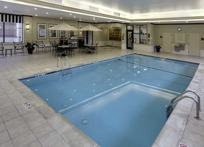 Hampton Inn Hartford/Airport photo 4