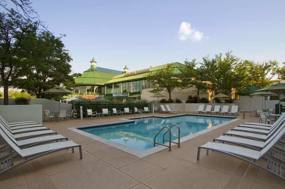 HILTON LEXINGTON SUITES