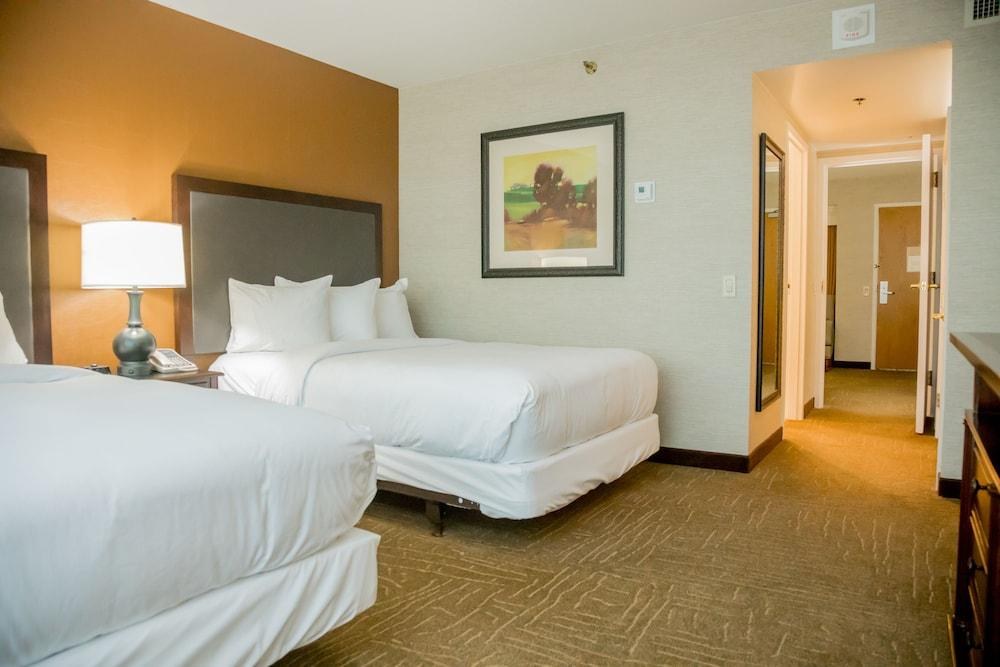 HILTON LEXINGTON SUITES photo 2