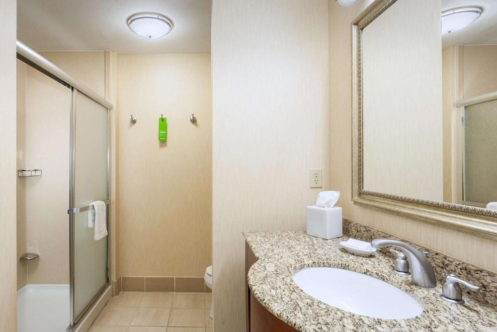 Hampton Inn & Suites Las Vegas-Red Rock/Summerlin photo 2