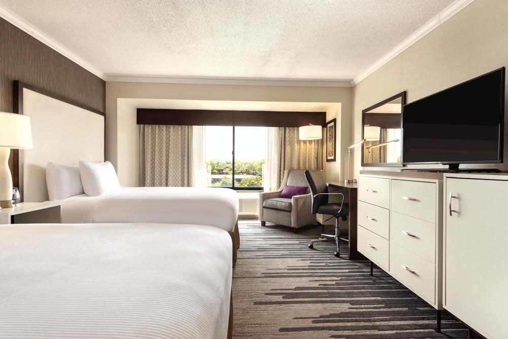 DoubleTree by Hilton Milwaukee - Brookfield
