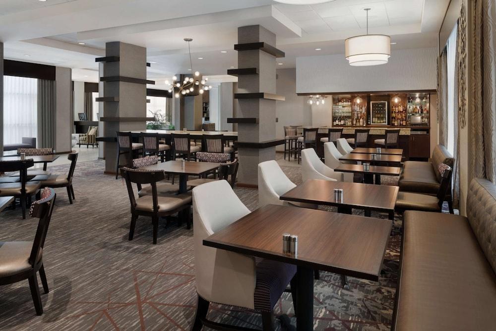 DoubleTree by Hilton Milwaukee - Brookfield photo 4