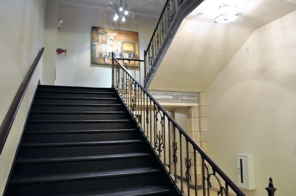 The Tudor Arms Hotel Cleveland - a DoubleTree by Hilton photo 2