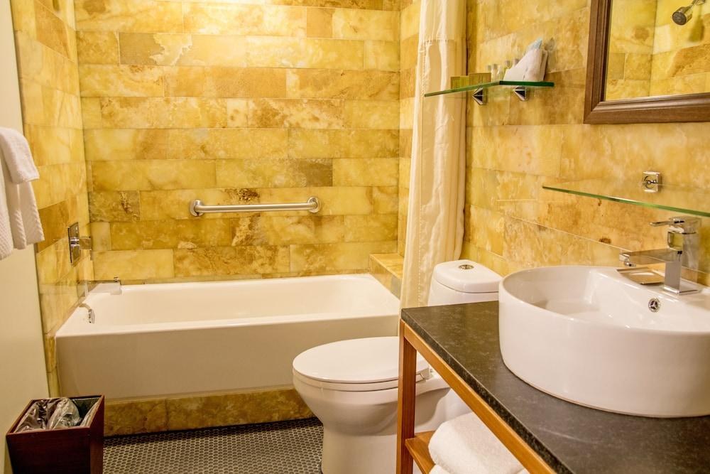 The Tudor Arms Hotel Cleveland - a DoubleTree by Hilton photo 4