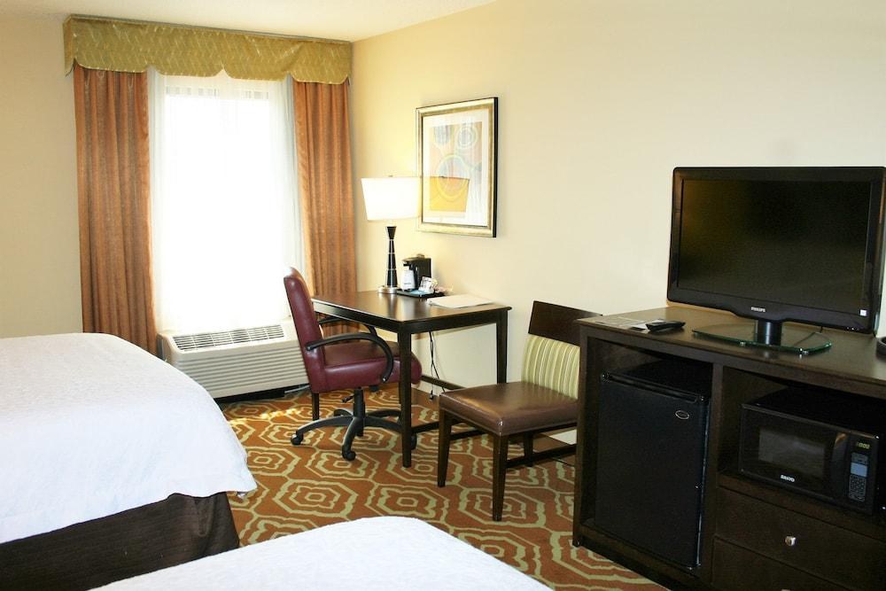 Hampton Inn & Suites Alexandria Old Town Area South photo 2