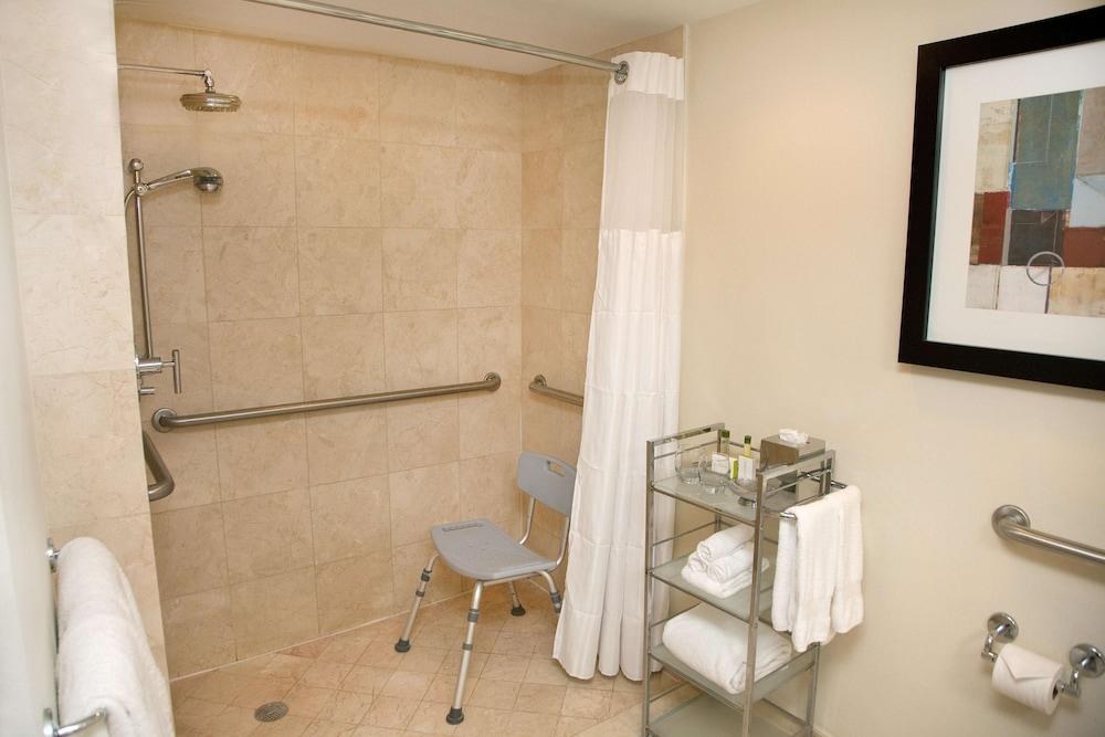 GALLERYone - a DoubleTree Suites by Hilton Hotel photo 2