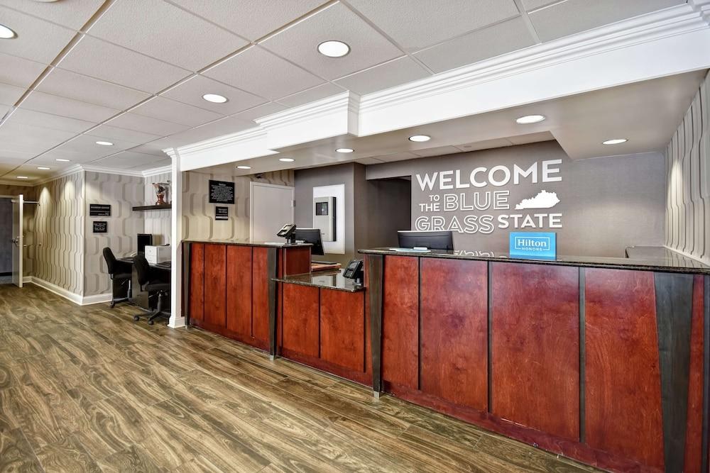 Hampton Inn I-75 Lexington/Hamburg Area photo 3