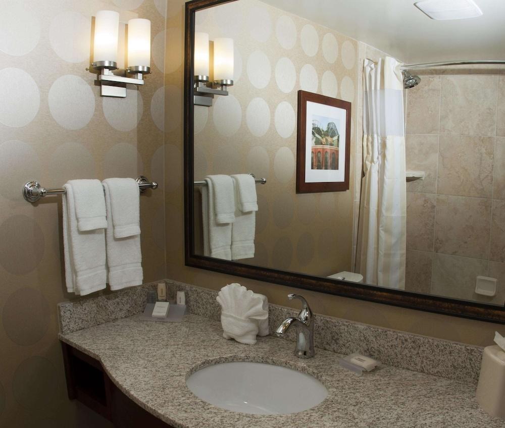 Hilton Garden Inn Milwaukee Airport photo 3