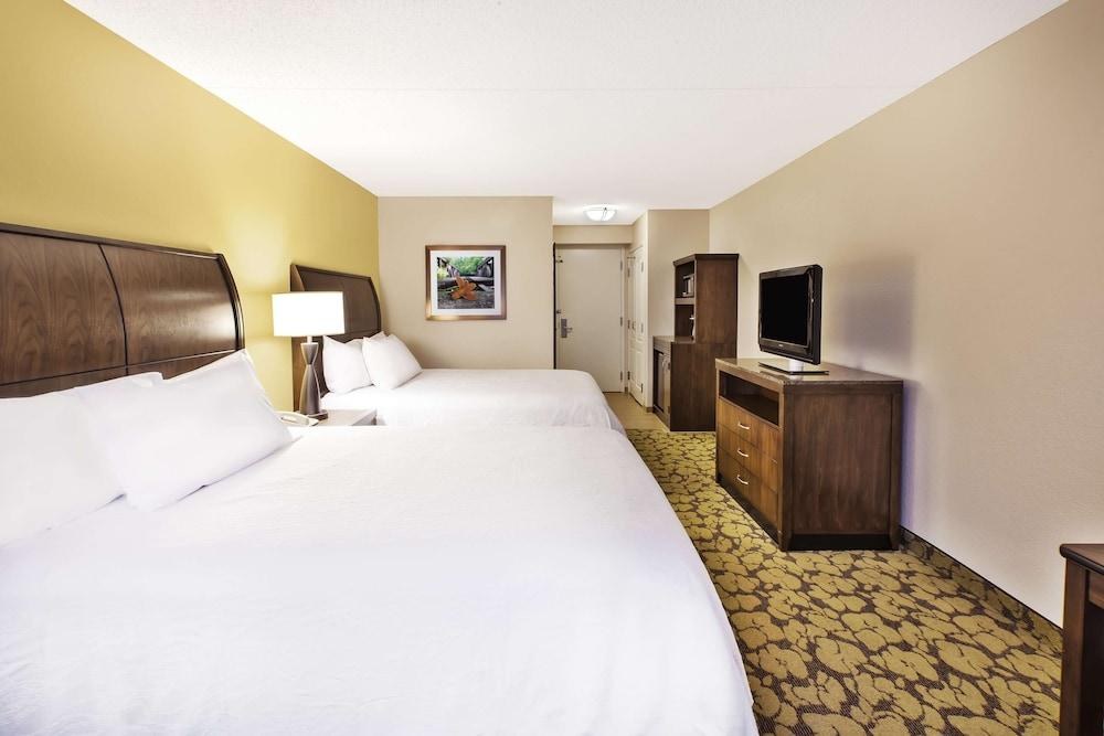 Hilton Garden Inn Cleveland Downtown photo 4