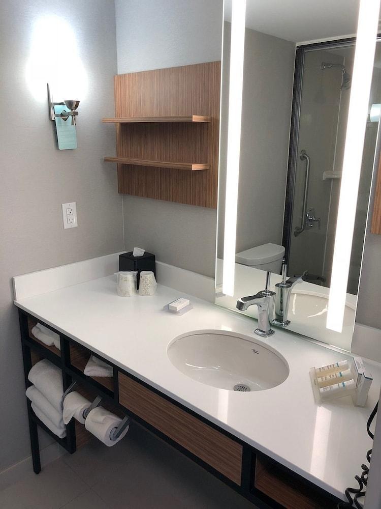 Hilton Garden Inn Toronto Airport photo 4