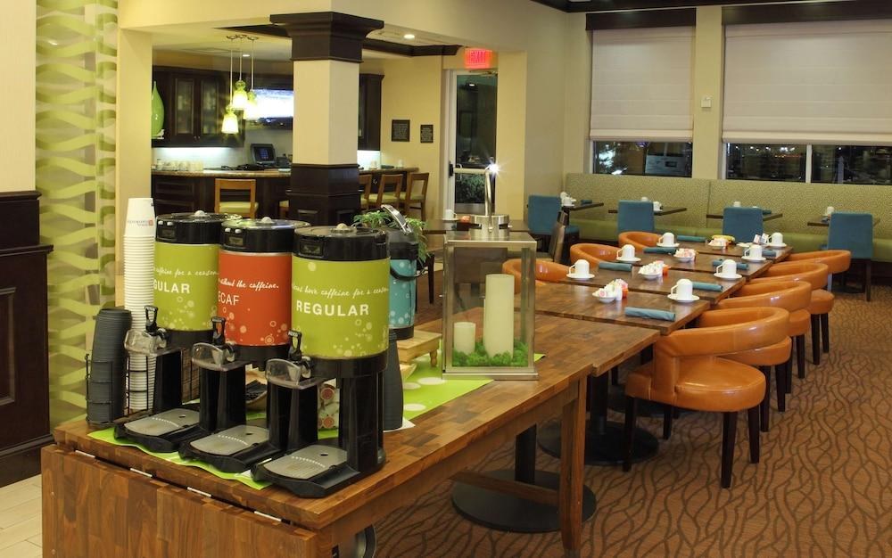 Hilton Garden Inn Frederick photo 2