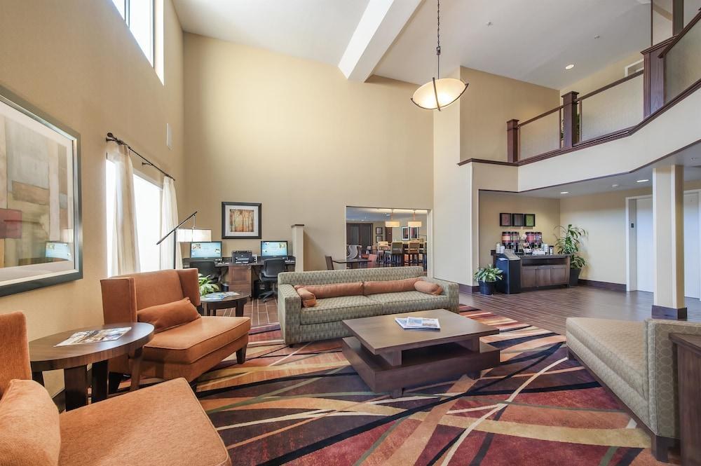 Hampton Inn Phoenix-Airport North photo 2
