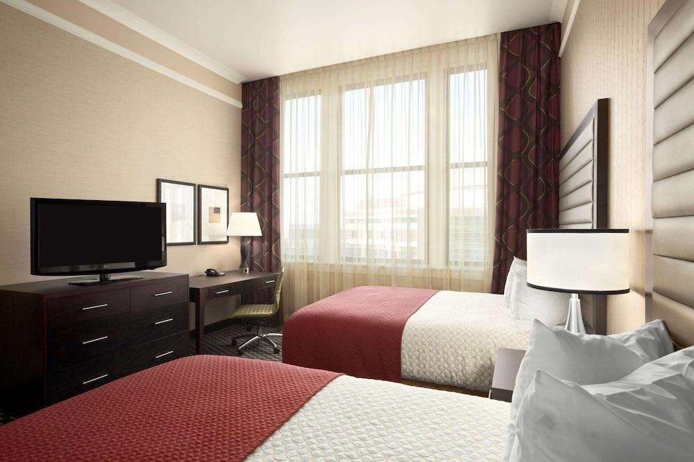 Embassy Suites by Hilton St. Louis Downtown photo 2
