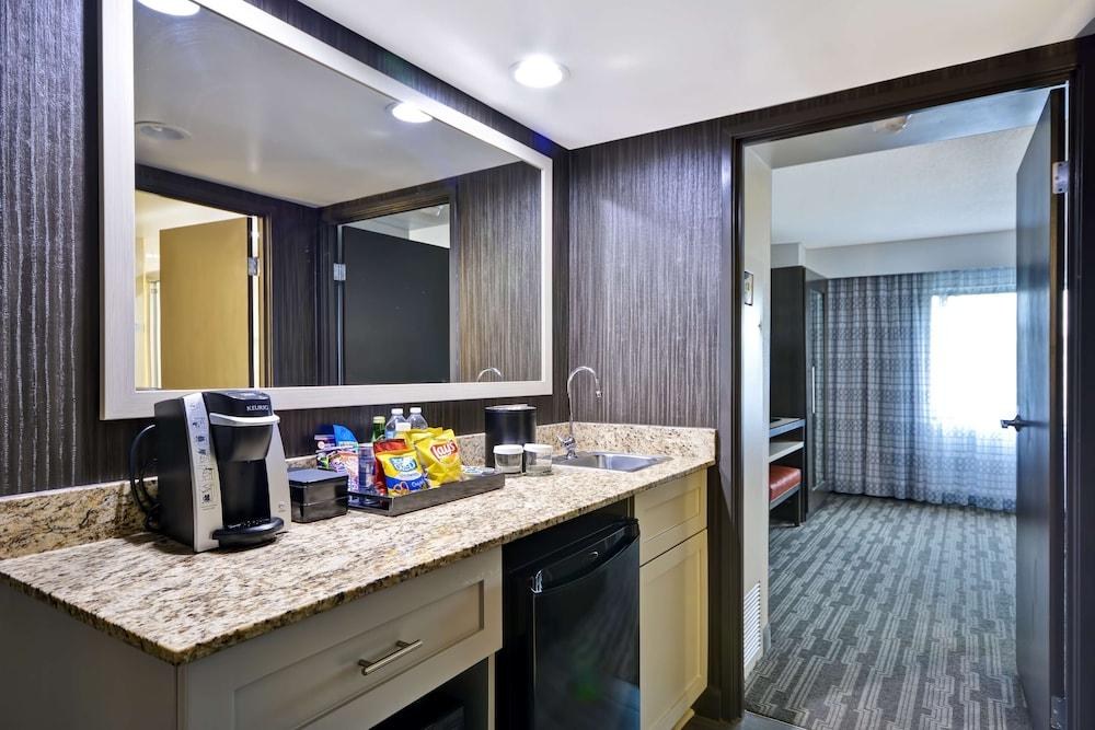 Embassy Suites by Hilton Charlotte photo 2