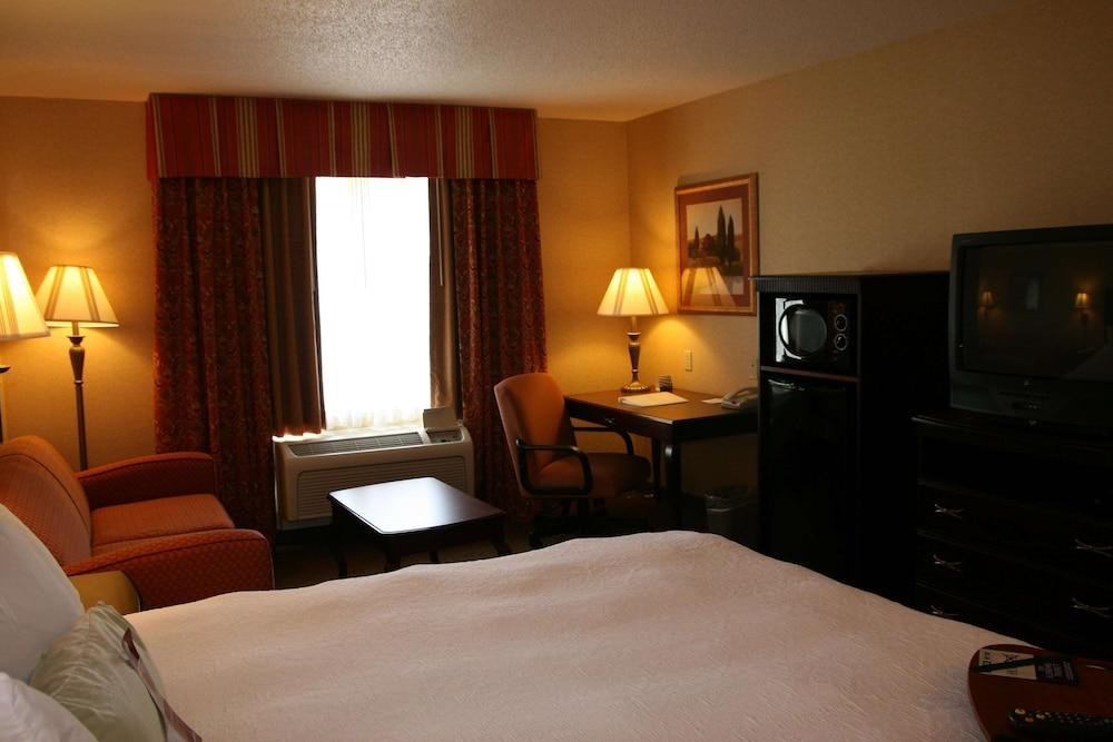 Hampton Inn Waterbury photo 3