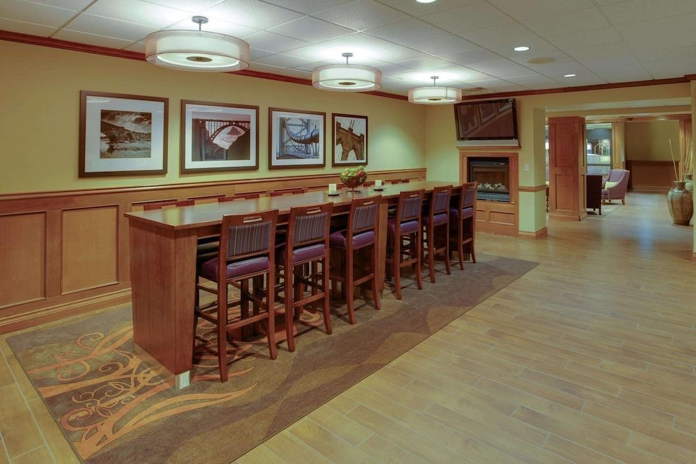 Hampton Inn Bordentown photo 2