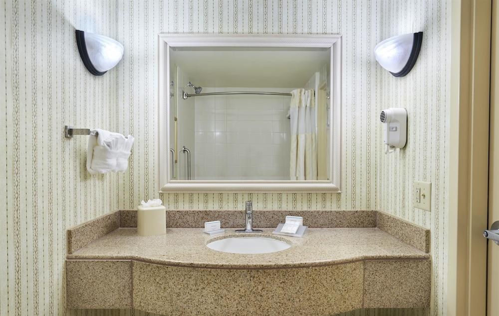 Hilton Garden Inn Charlotte North photo 2