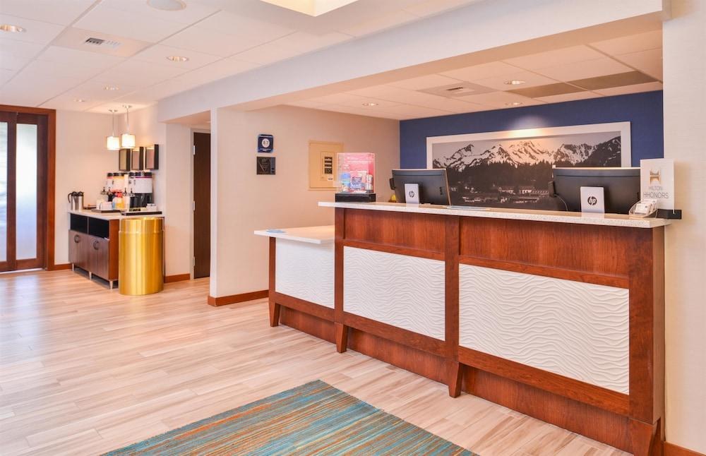 Hampton Inn Seattle-Airport photo 4