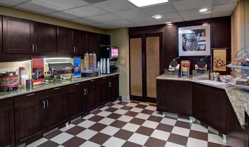 Hampton Inn & Suites Williamsburg-Richmond Rd.