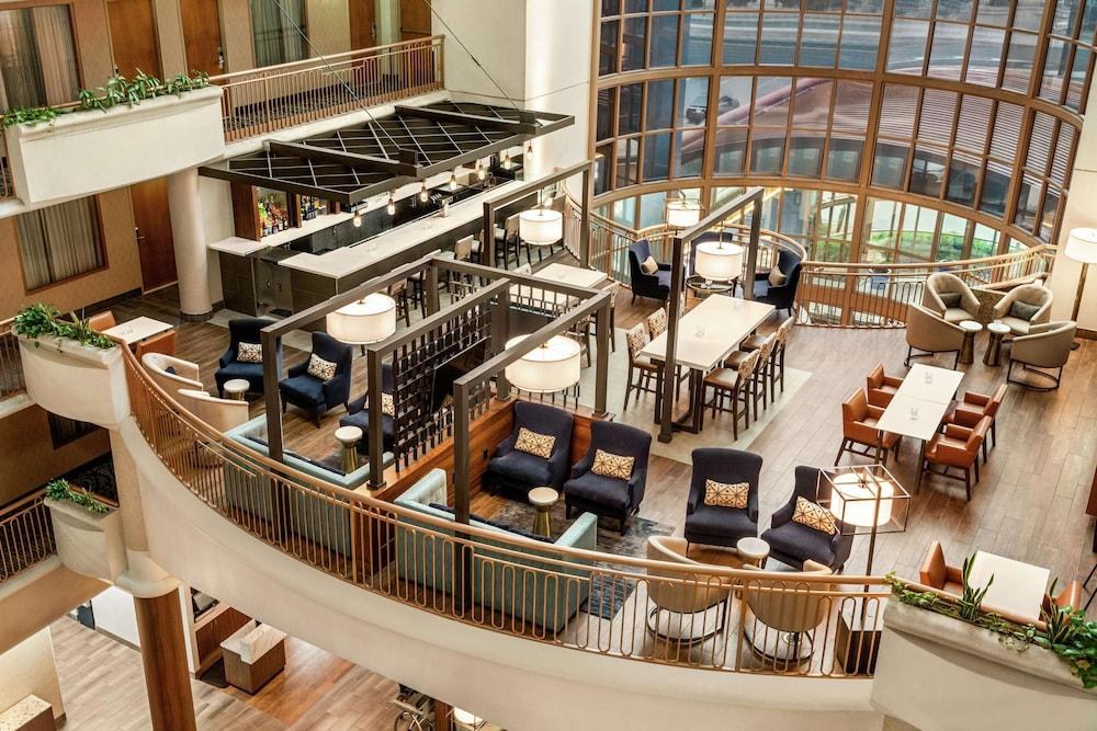 Embassy Suites by Hilton Convention Center Las Vegas photo 3