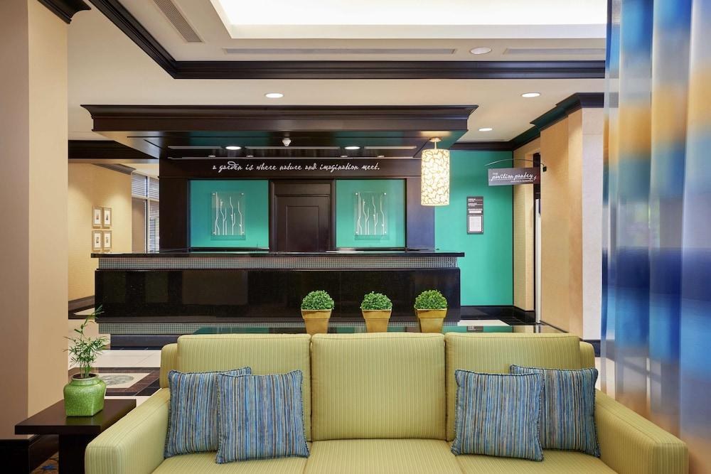 Hilton Garden Inn Toronto Airport West/Mississauga photo 2
