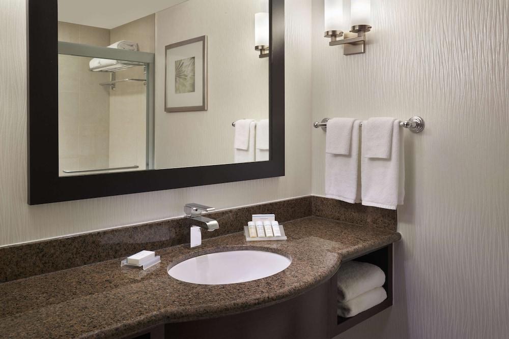 Hilton Garden Inn Toronto Airport West/Mississauga photo 3