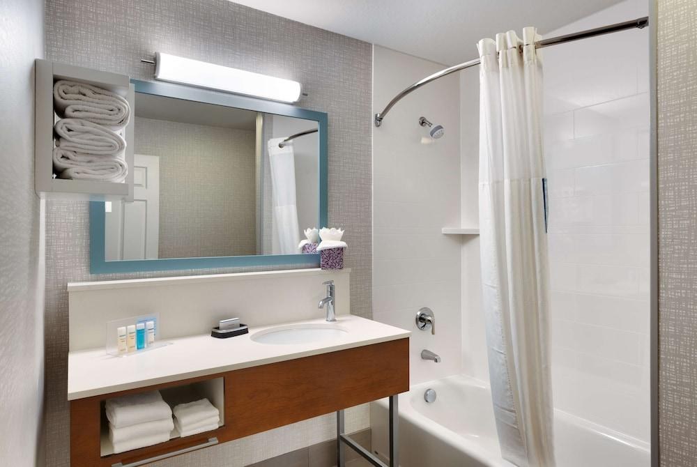 Hampton Inn & Suites Salt Lake City Airport photo 4