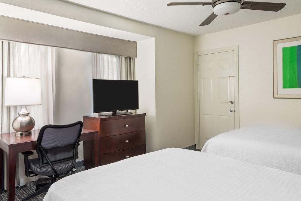 HOMEWOOD SUITES BY HILTON CHARLOTTE-NORTH/UNIV RESEARCH PARK photo 2