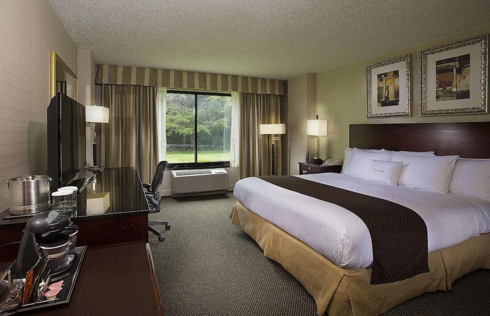 DoubleTree by Hilton Charlotte Airport photo 2