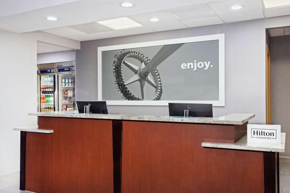 Hampton Inn & Suites Orlando Intl Dr N photo 3