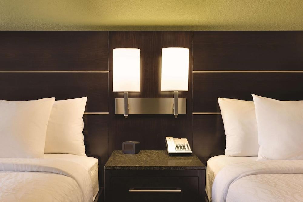 Hilton Garden Inn Houston NW/Willowbrook photo 2
