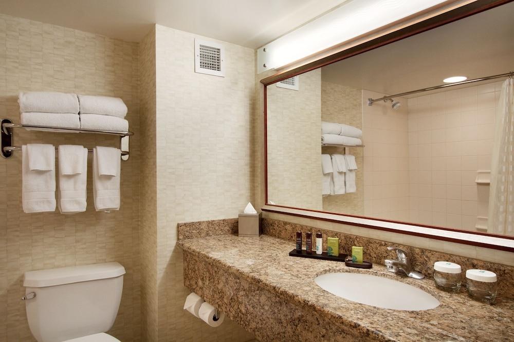 Embassy Suites by Hilton Washington DC Convention Center photo 4