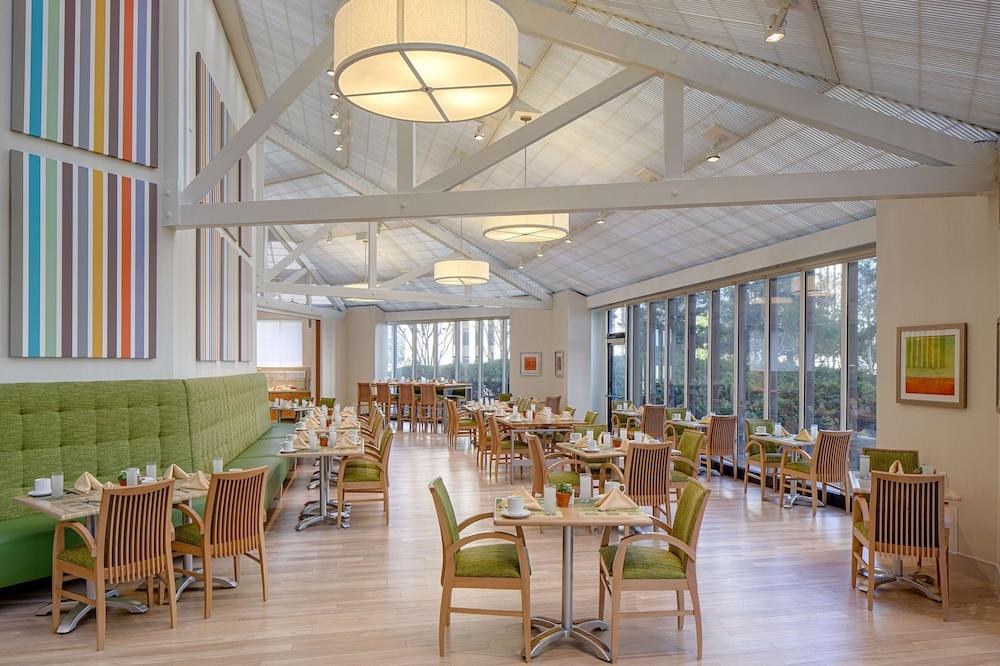 DoubleTree by Hilton Houston - Greenway Plaza photo 3