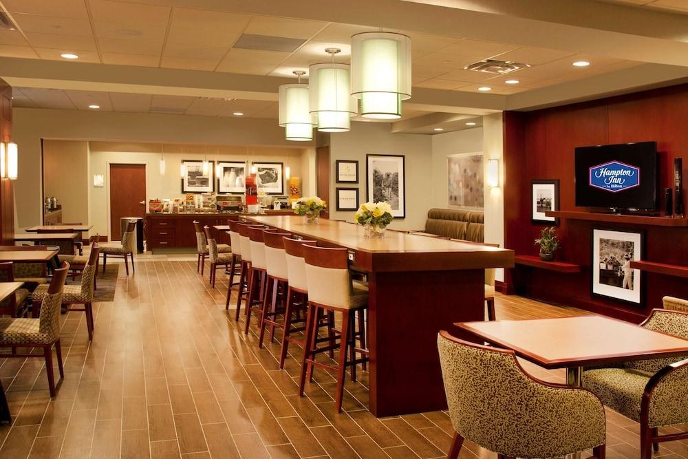 Hampton Inn by Hilton Brampton Toronto photo 2