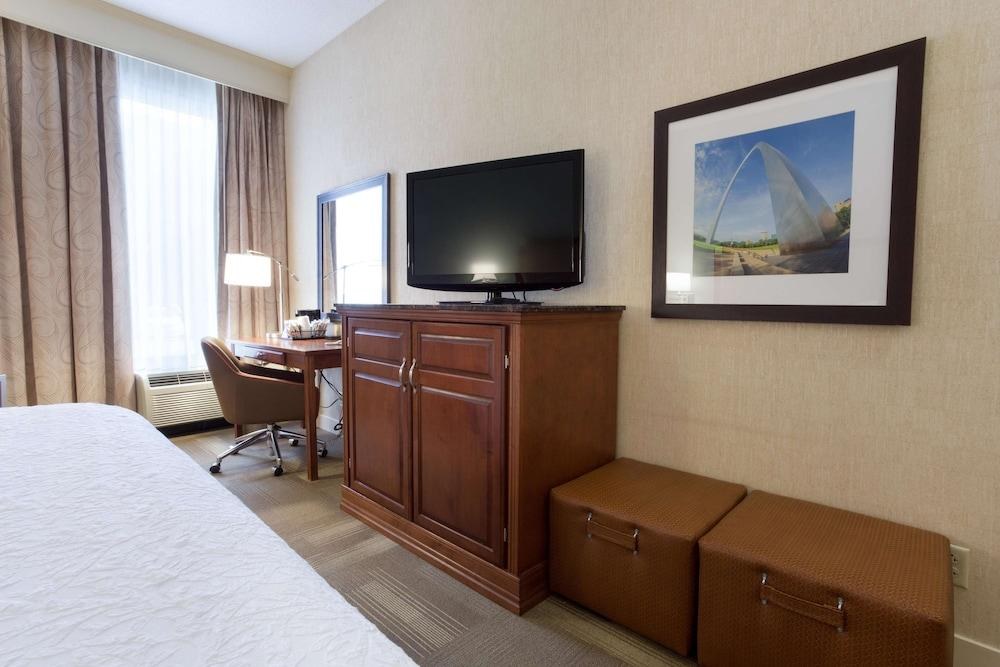 Hampton Inn St. Louis Southwest photo 2