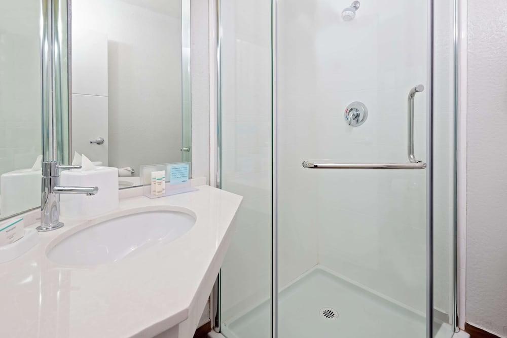 Hampton Inn Orlando Near Universal Blv/International Dr photo 2