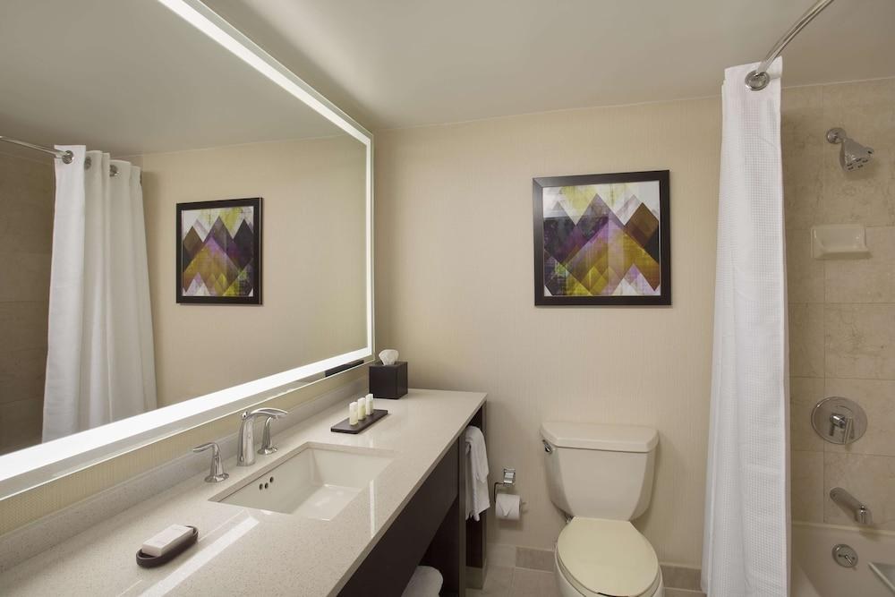 Embassy Suites by Hilton Washington DC Georgetown photo 2