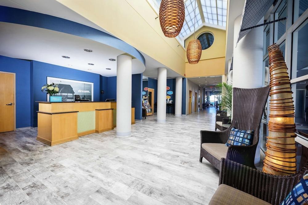 Hampton Inn Virginia Beach-Oceanfront North photo 2