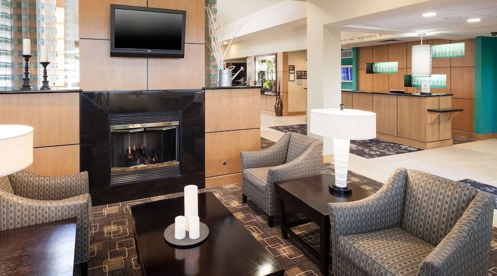 Hilton Garden Inn DFW North Grapevine photo 3