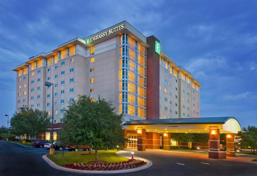 Embassy Suites by Hilton Charleston Airport Convention Ctr photo 3